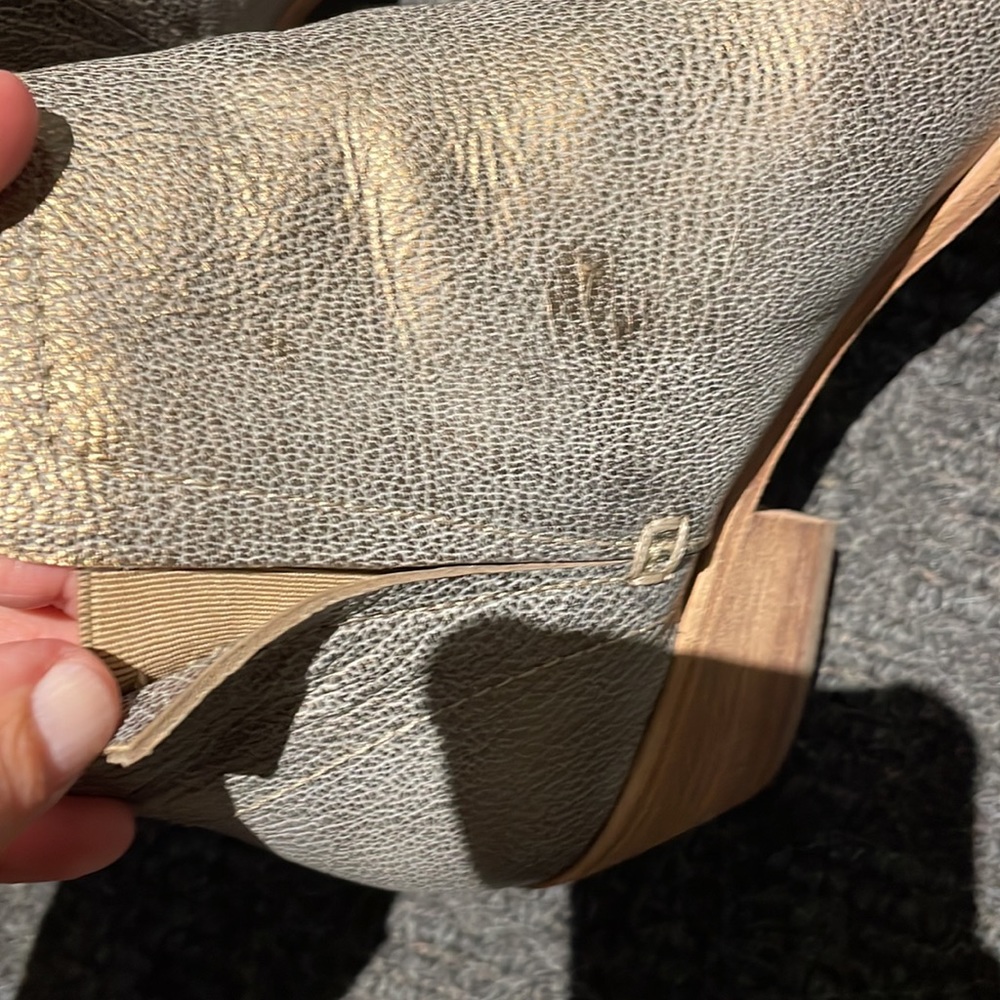Joie Metallic Bootie size 8 - Picture 5 of 6